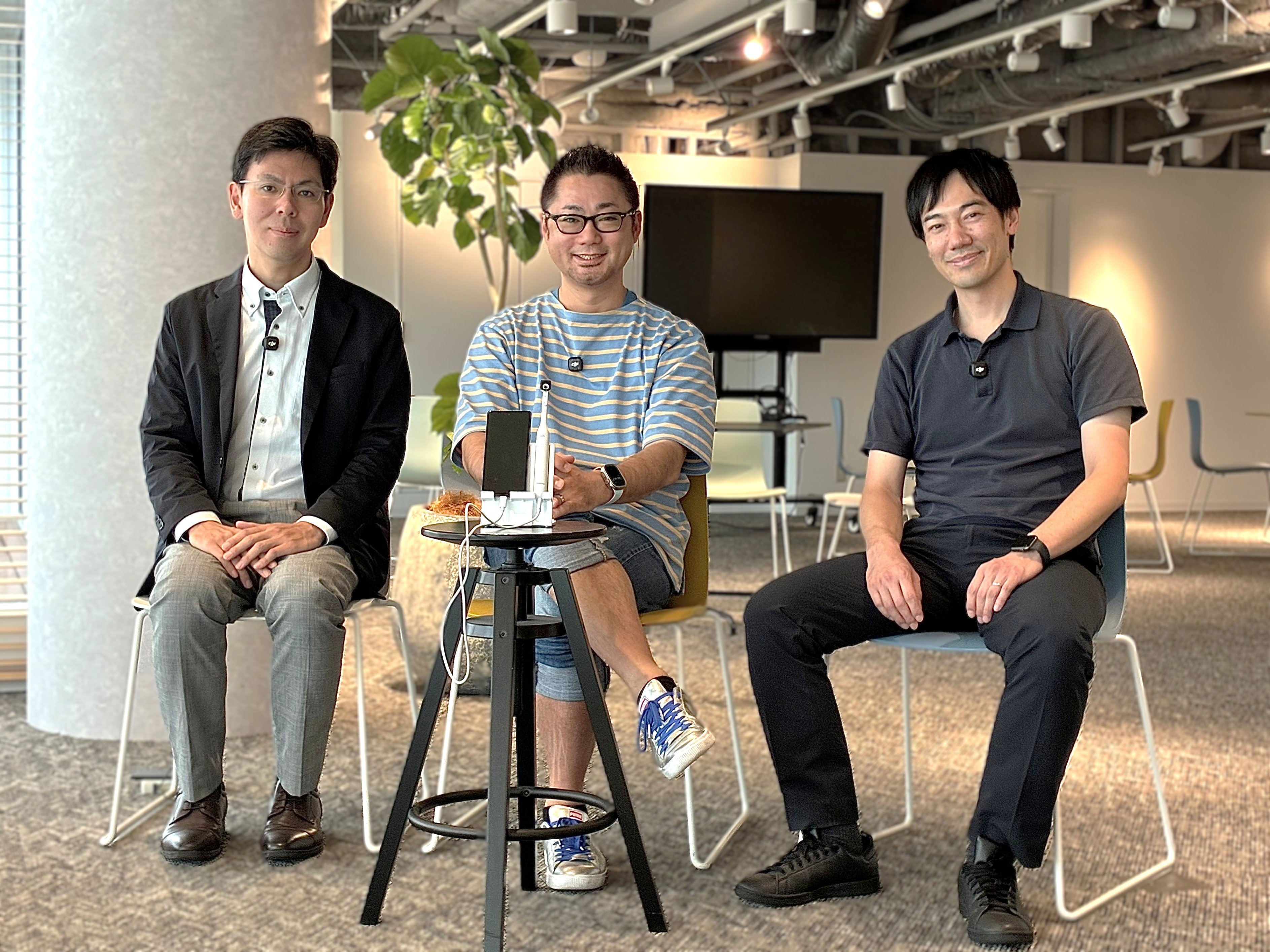 おうちで歯垢を可視化する！「プラークスキャンブラシ」～異業種技術が実を結ぶ、異端の開発ストーリー | くらしビジョナリーコラボ | Panasonic