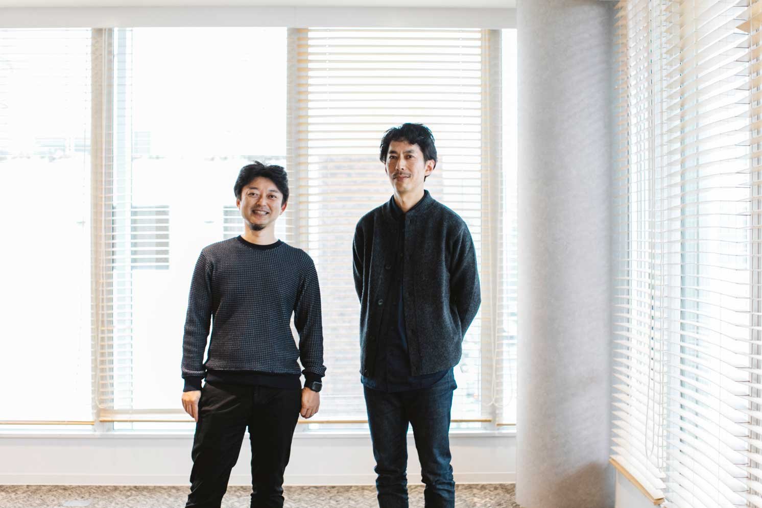 左から岡部氏、中村氏 | Make New Magazine「未来の定番」をつくるために、パナソニックのリアルな姿を伝えるメディア