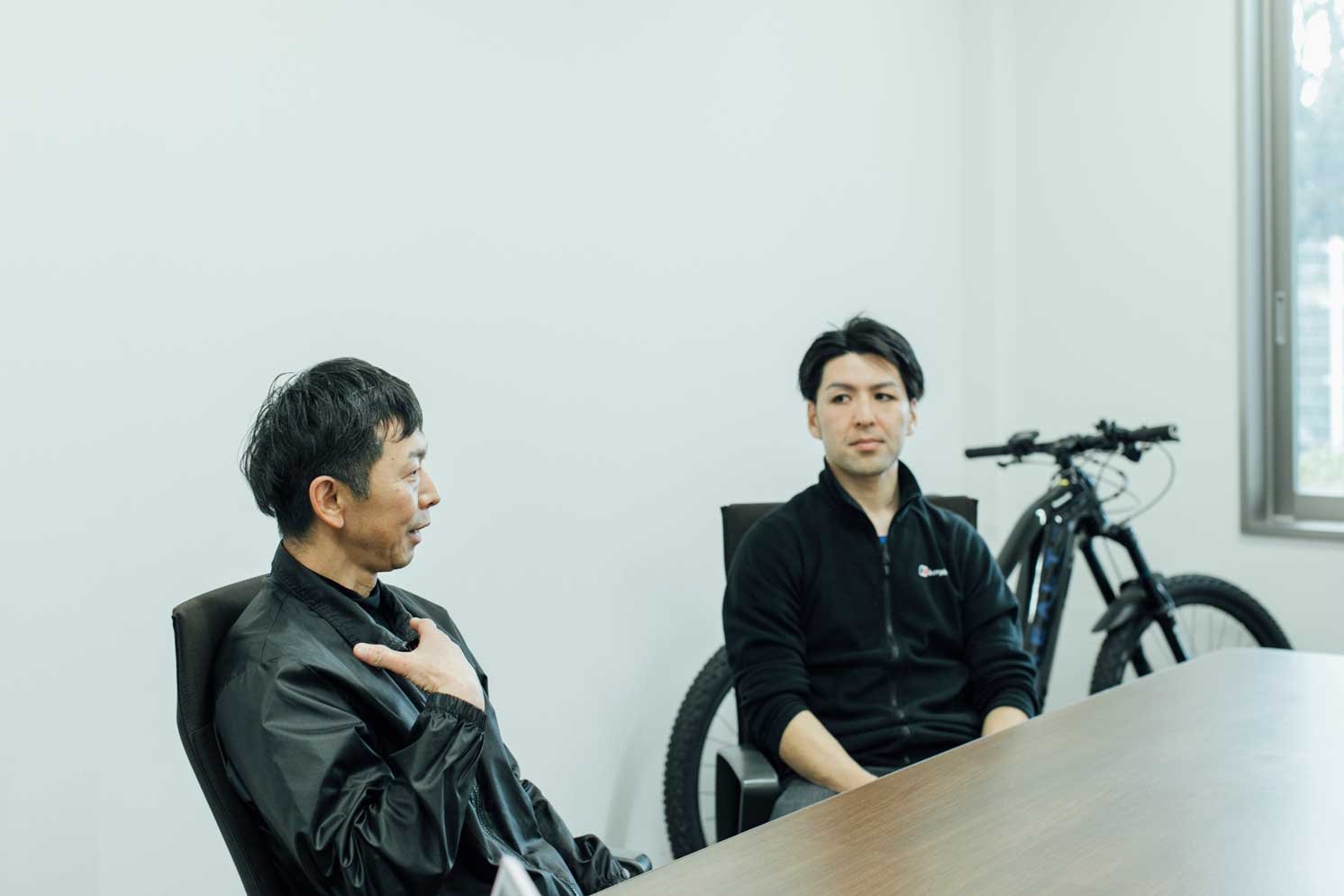 左から坂本氏、宮前氏 | Make New Magazine「未来の定番」をつくるために、パナソニックのリアルな姿を伝えるメディア