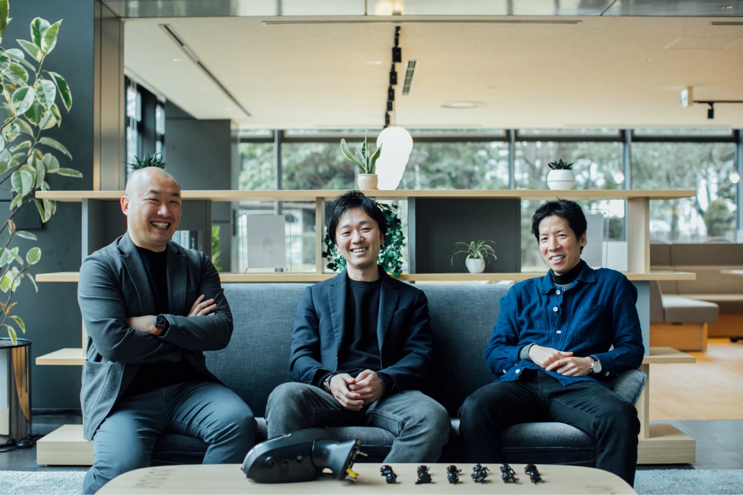 左から内田氏、秋江氏、渡辺氏 | Make New Magazine「未来の定番」をつくるために、パナソニックのリアルな姿を伝えるメディア