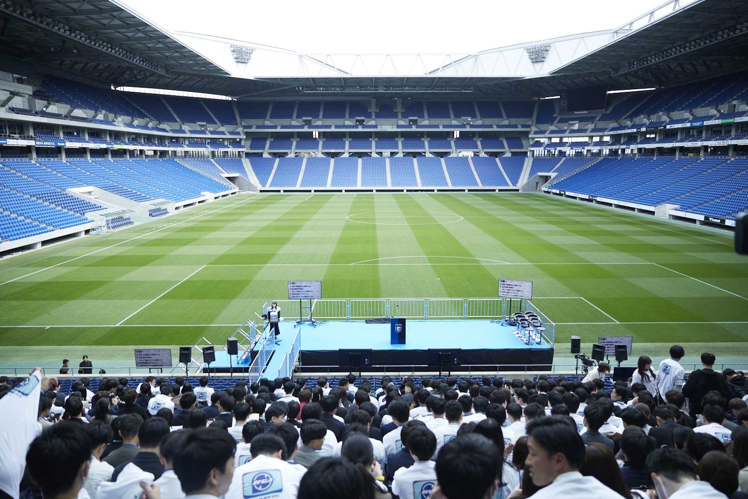 スタジアムの全景 | Make New Magazine「未来の定番」をつくるために、パナソニックのリアルな姿を伝えるメディア