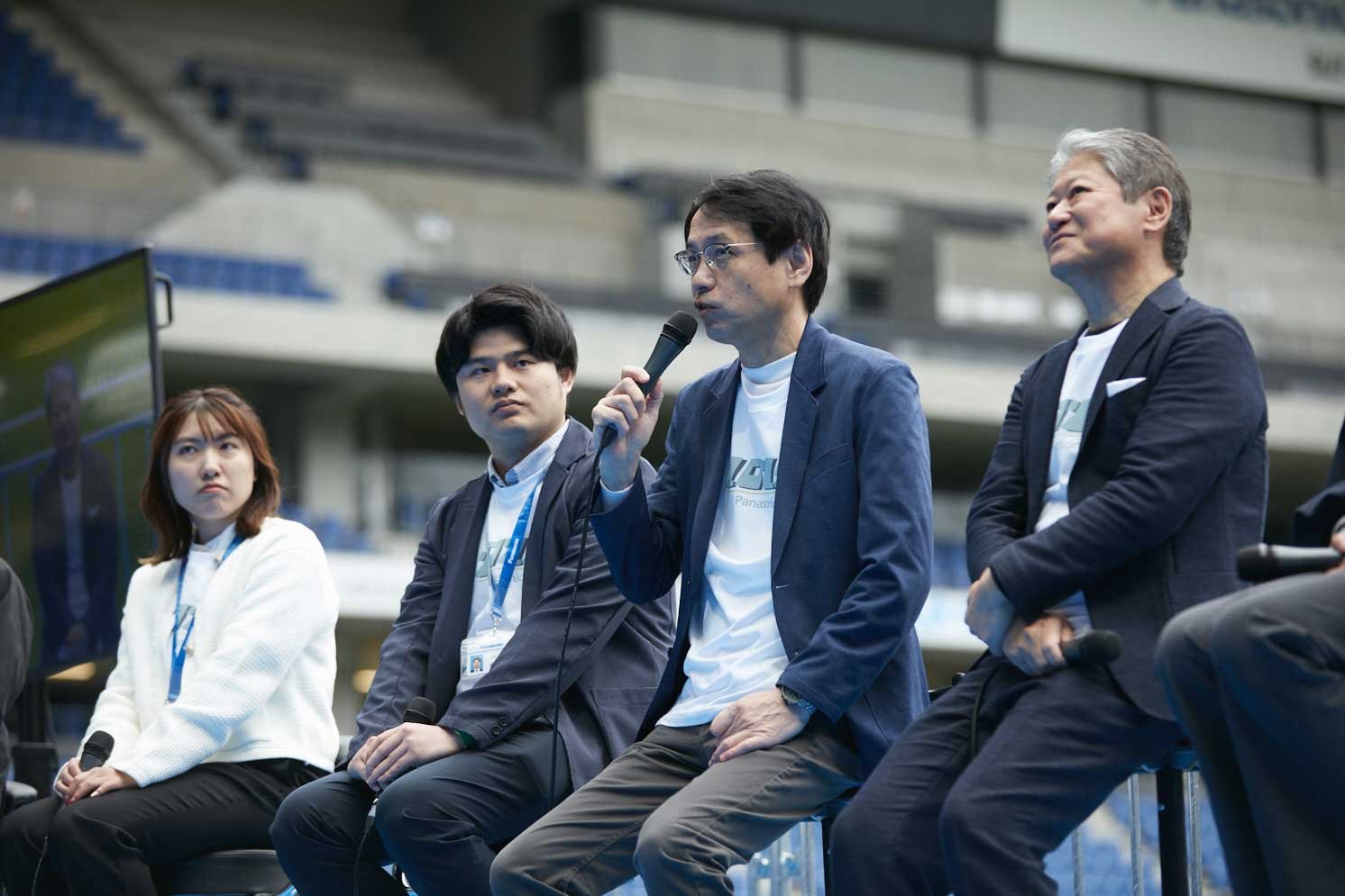 トークセッションで話す加藤さん | Make New Magazine「未来の定番」をつくるために、パナソニックのリアルな姿を伝えるメディア
