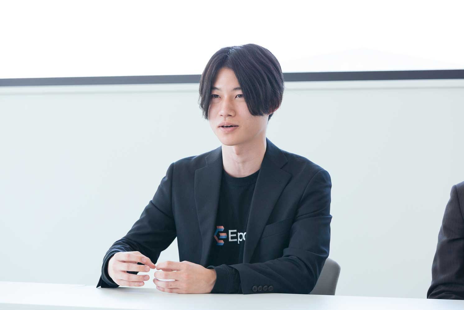 取材の様子の写真。横山氏 | Make New Magazine「未来の定番」をつくるために、パナソニックのリアルな姿を伝えるメディア