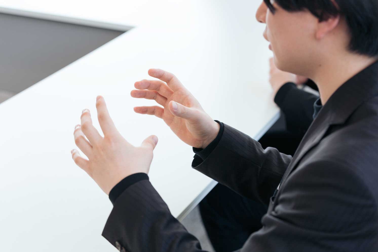 取材の様子の写真。大川氏 | Make New Magazine「未来の定番」をつくるために、パナソニックのリアルな姿を伝えるメディア