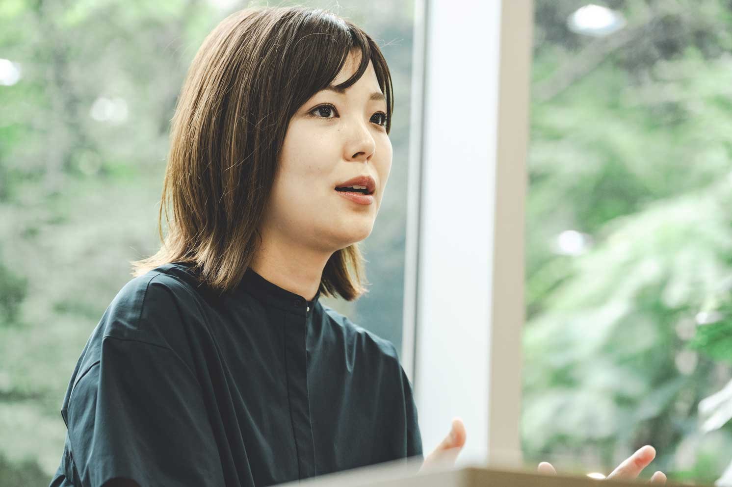 取材の様子の写真。中西さん | Make New Magazine「未来の定番」をつくるために、パナソニックのリアルな姿を伝えるメディア