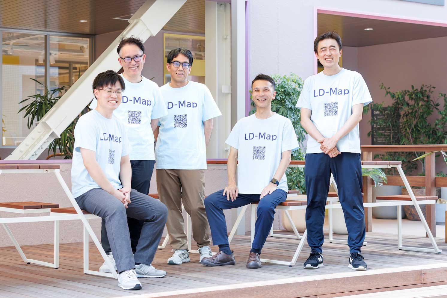 「LD-Map」のプロジェクトメンバーの写真。市川拓也、立花徹、中村重雄、鈴木徹、奥尾元幸 | Make New Magazine「未来の定番」をつくるために、パナソニックのリアルな姿を伝えるメディア